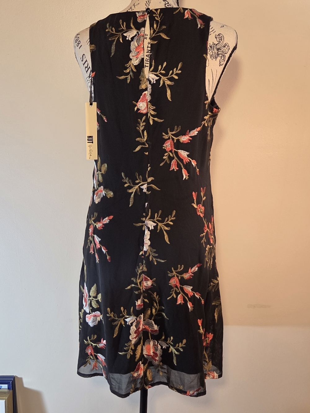Kut from the Kloth Black Sleeveless Dress Stitched Floral Lined NWT Size 2 - Picture 3 of 9
